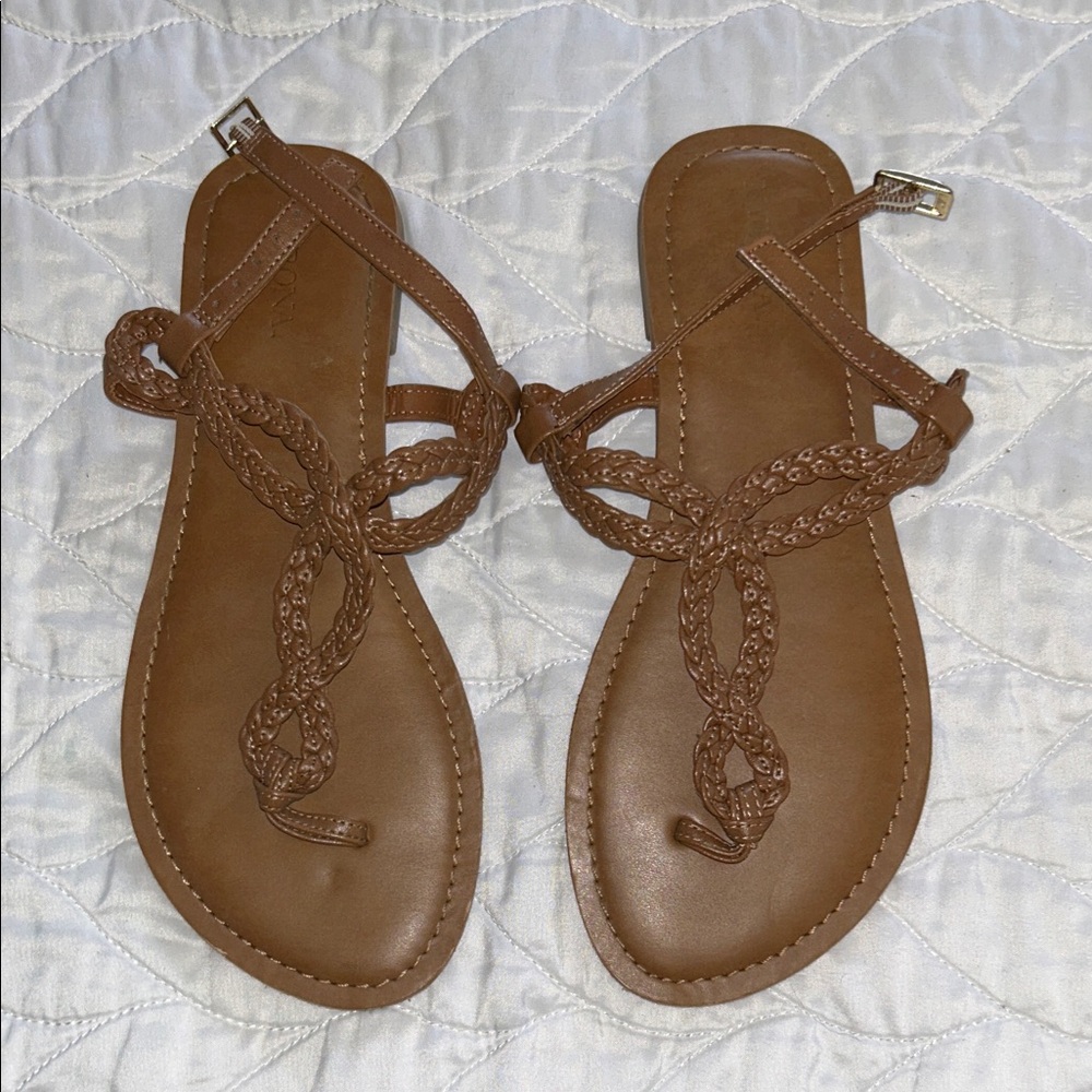 NWOT Women’s Tan Braided T-Strap Sandals